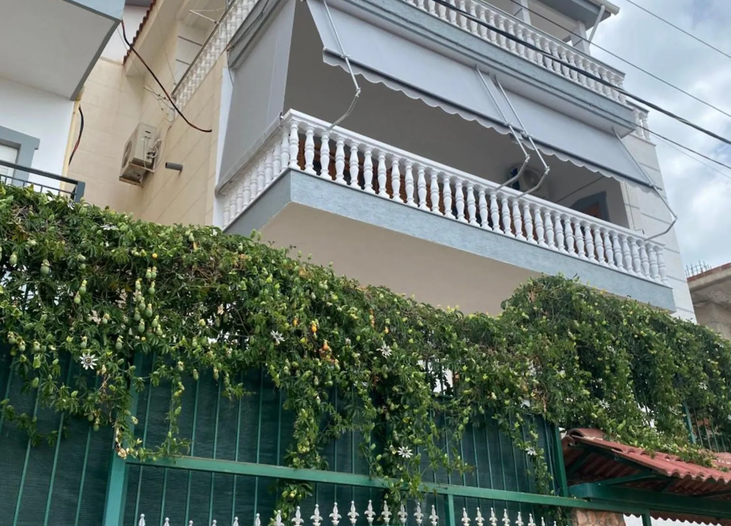 Suit Yourself Apartment Sarande 0*,  Albania