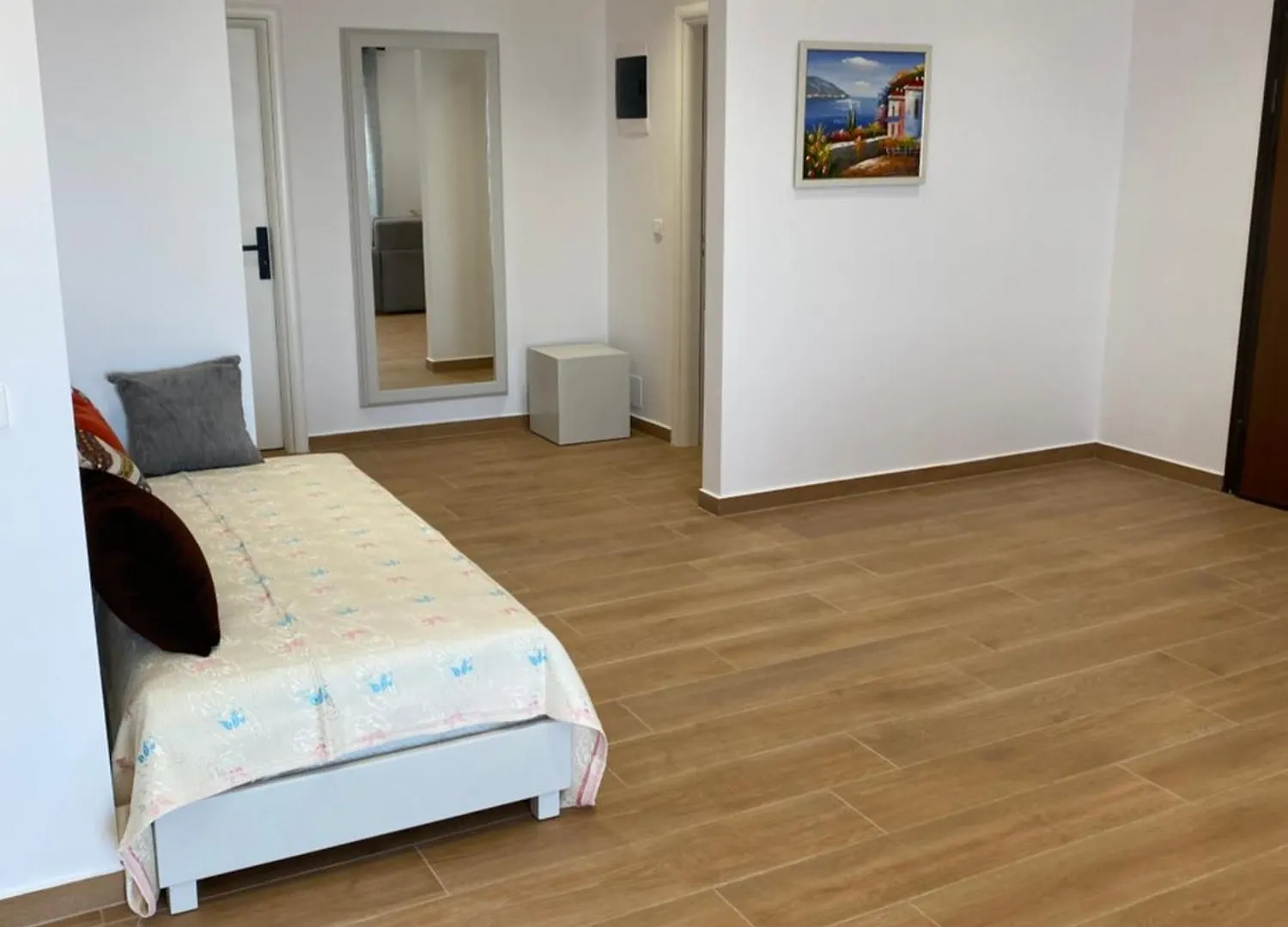 Suit Yourself Apartment Sarande