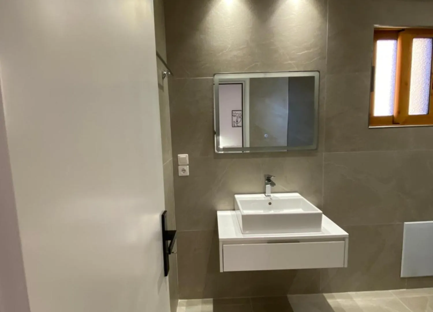 Suit Yourself Apartment Sarande