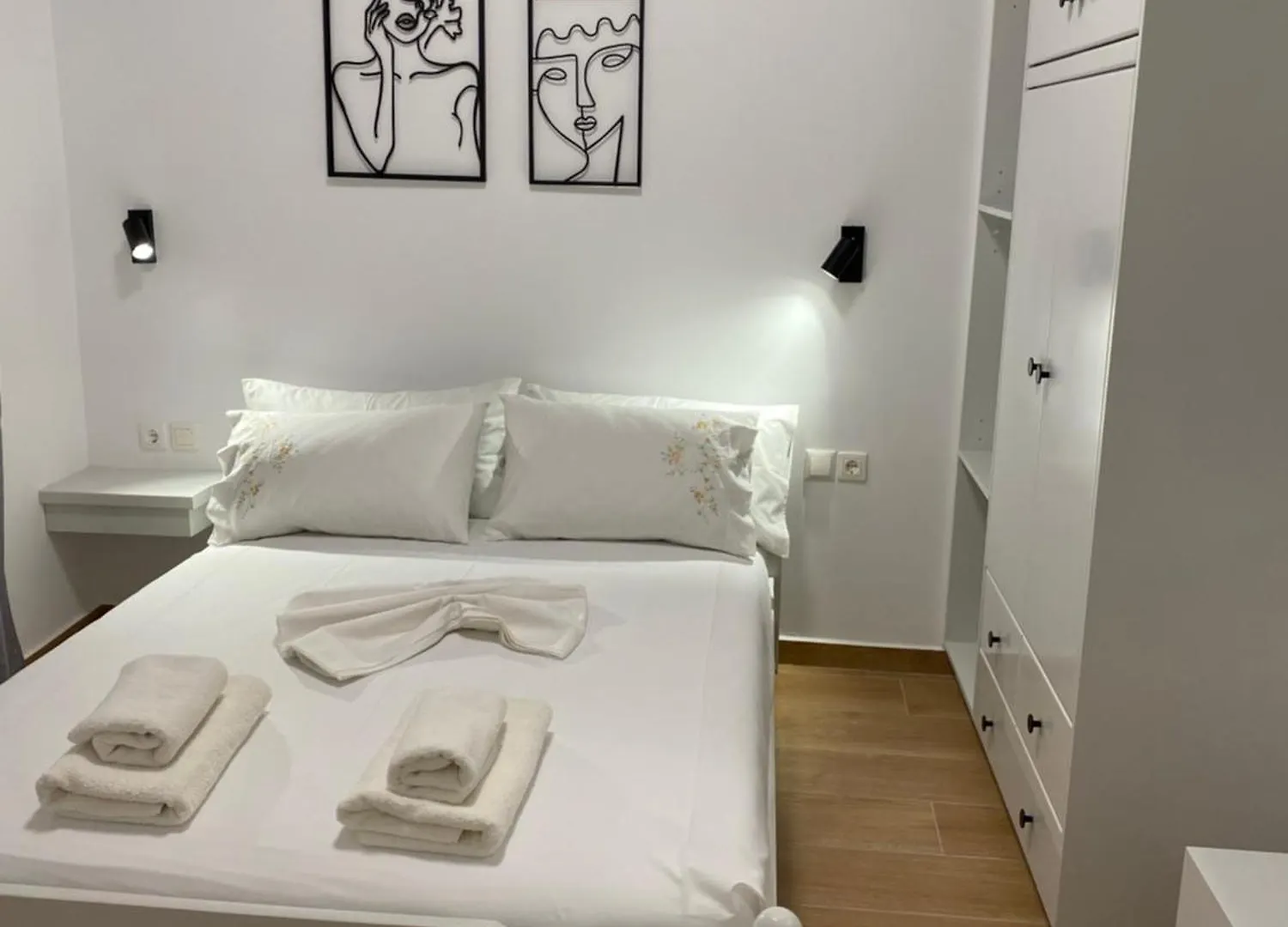 Suit Yourself Apartment Sarande