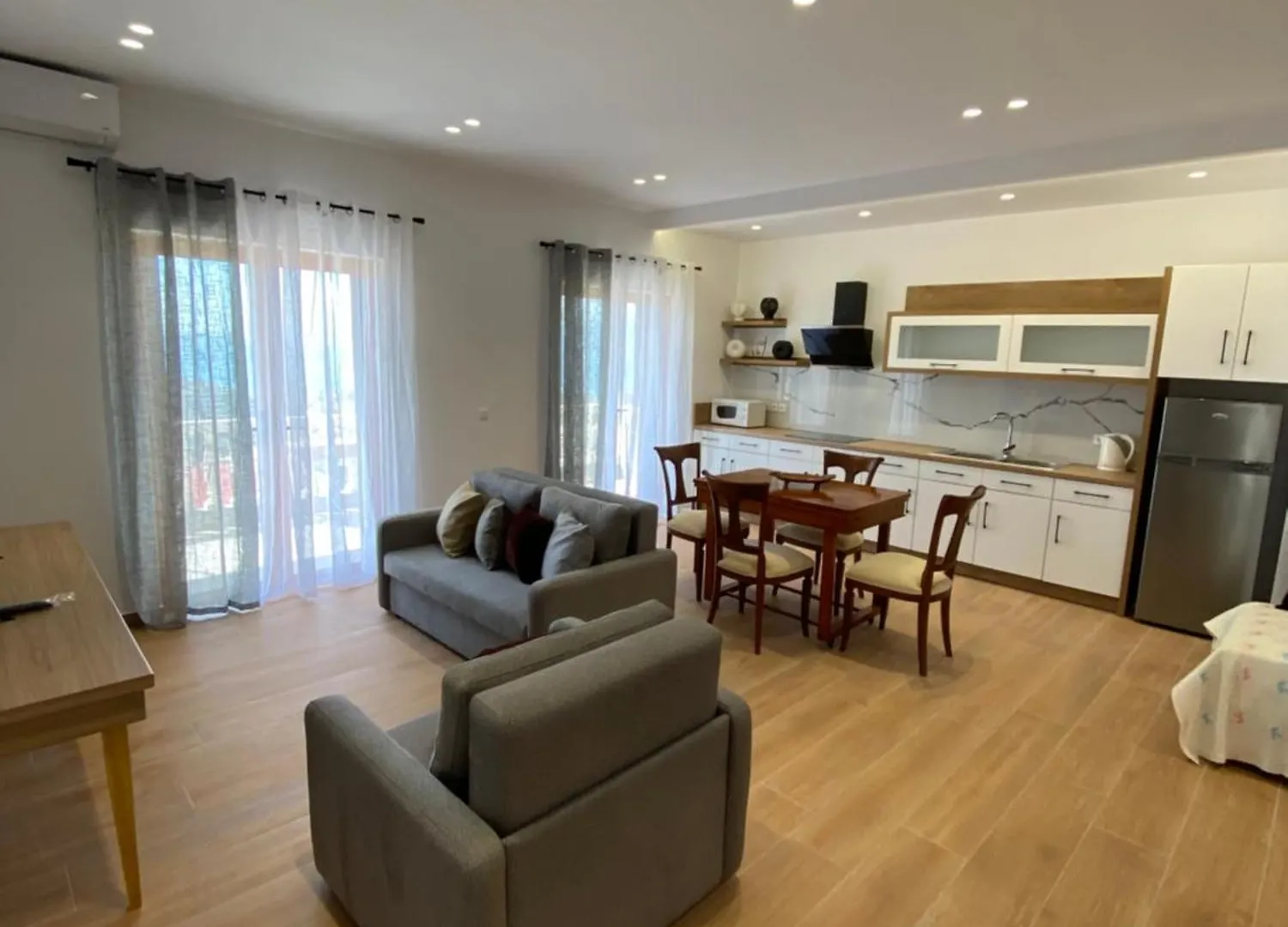 Suit Yourself Apartment Sarande