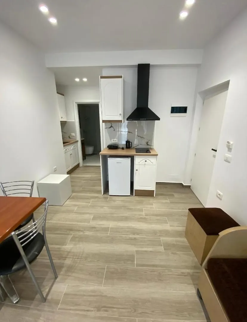Suit Yourself Apartment Sarande 0*,