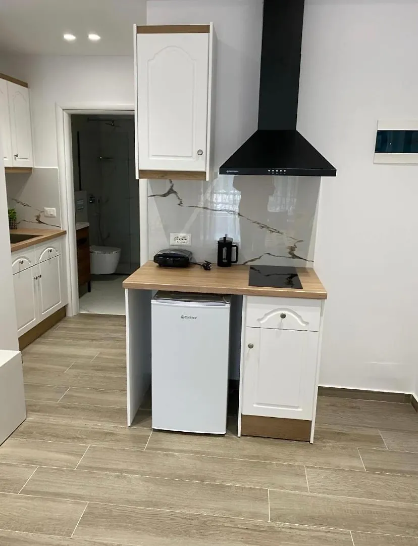 Suit Yourself Apartment Sarande 0*,  Albania