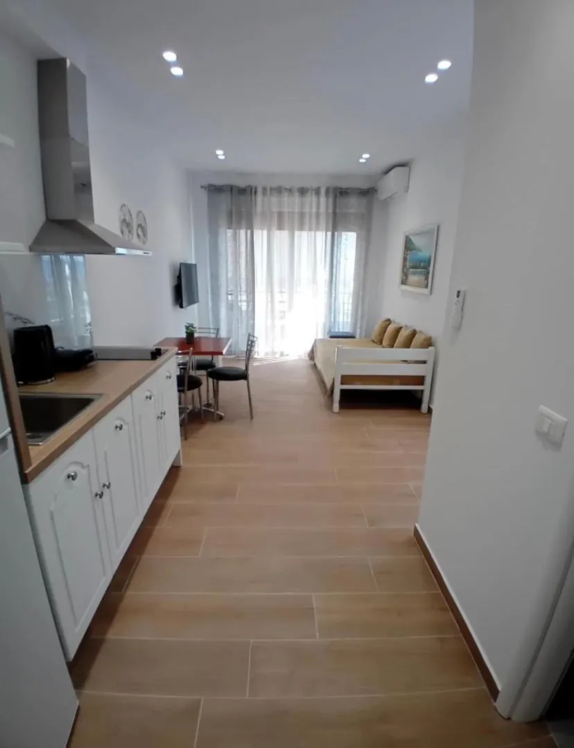 Suit Yourself Apartment Sarande
