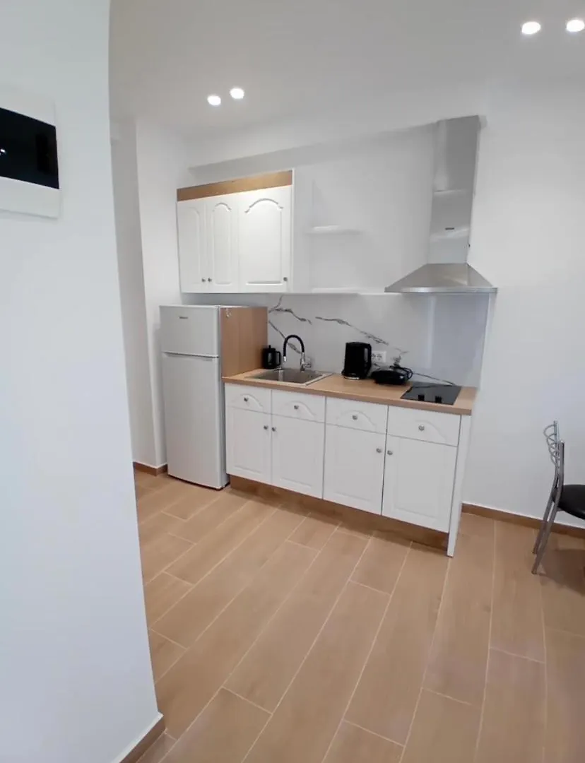 Suit Yourself Apartment Sarande